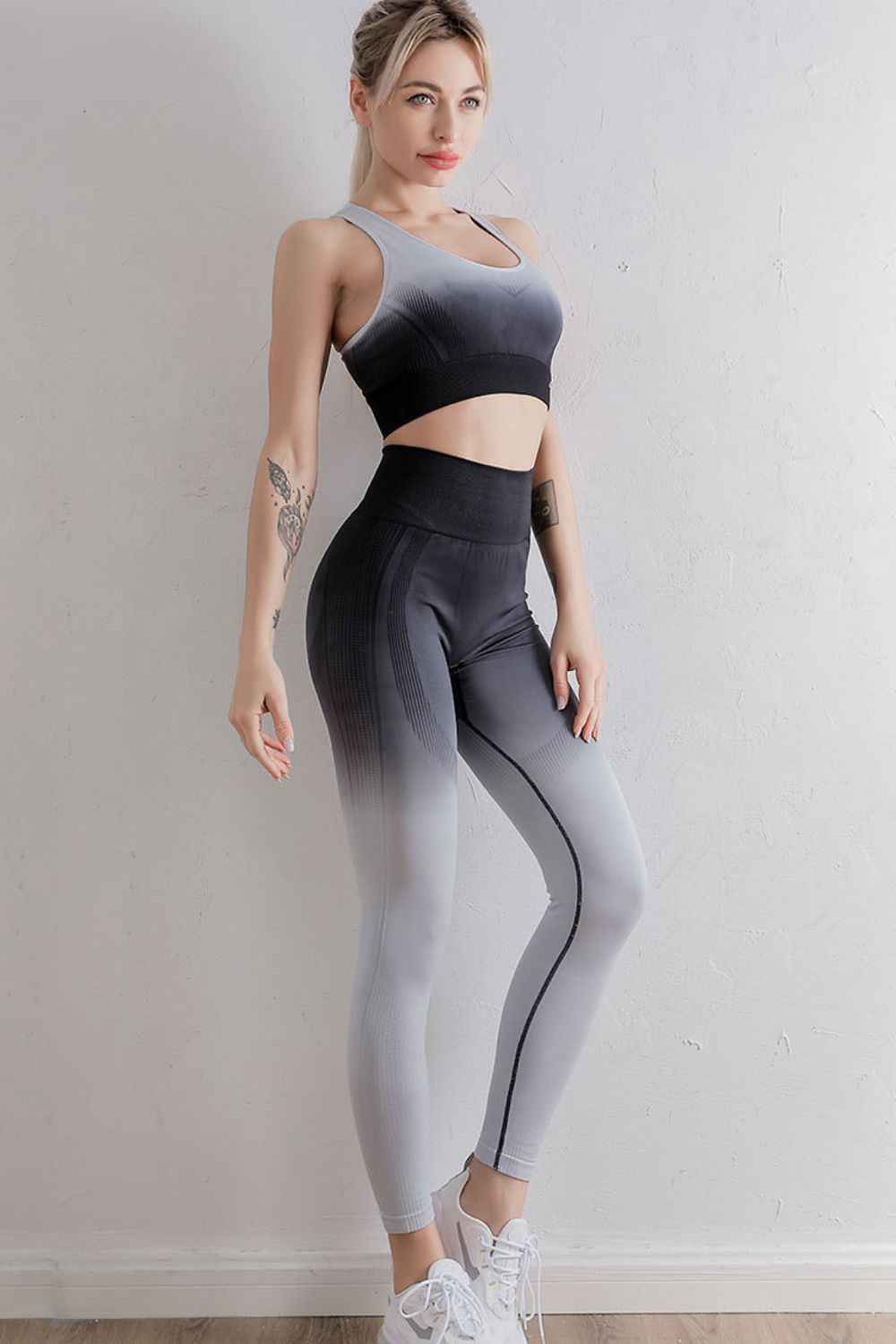 Signature Gradient Sports Bra and Leggings Set Grey Black S