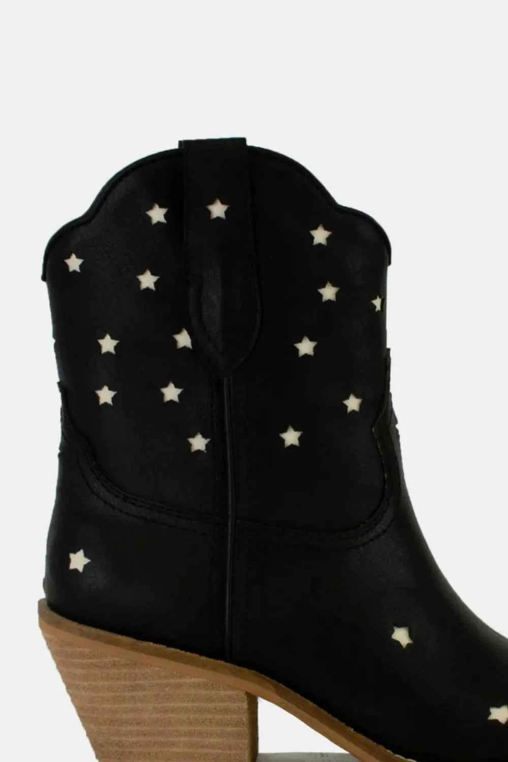 Signature Beast Fashion Faux Leather Star-Shaped Cutouts Point Toe Boots
