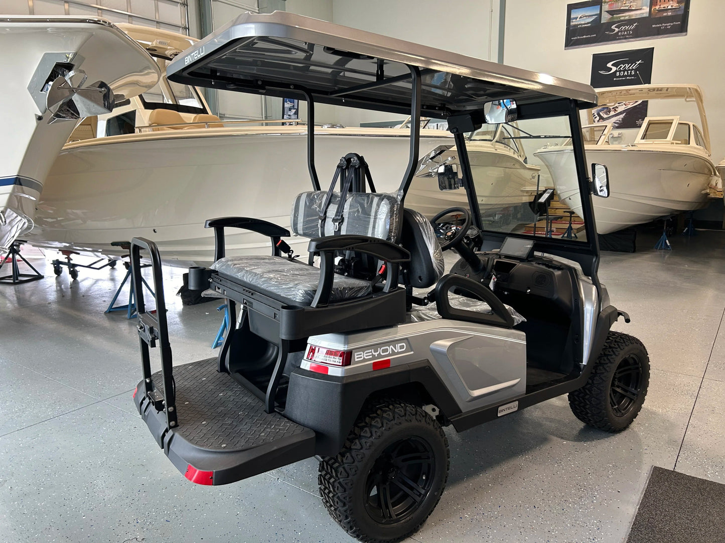 Premium 2024 Bint-ellii BEYOND 4PR LIFTED Golf Cart - Ultimate Luxury on the Green