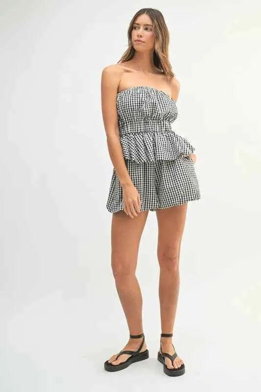 Trendsi Gingham Tube Top and Shorts Set with a Peplum Design for a Stylish Summer Look