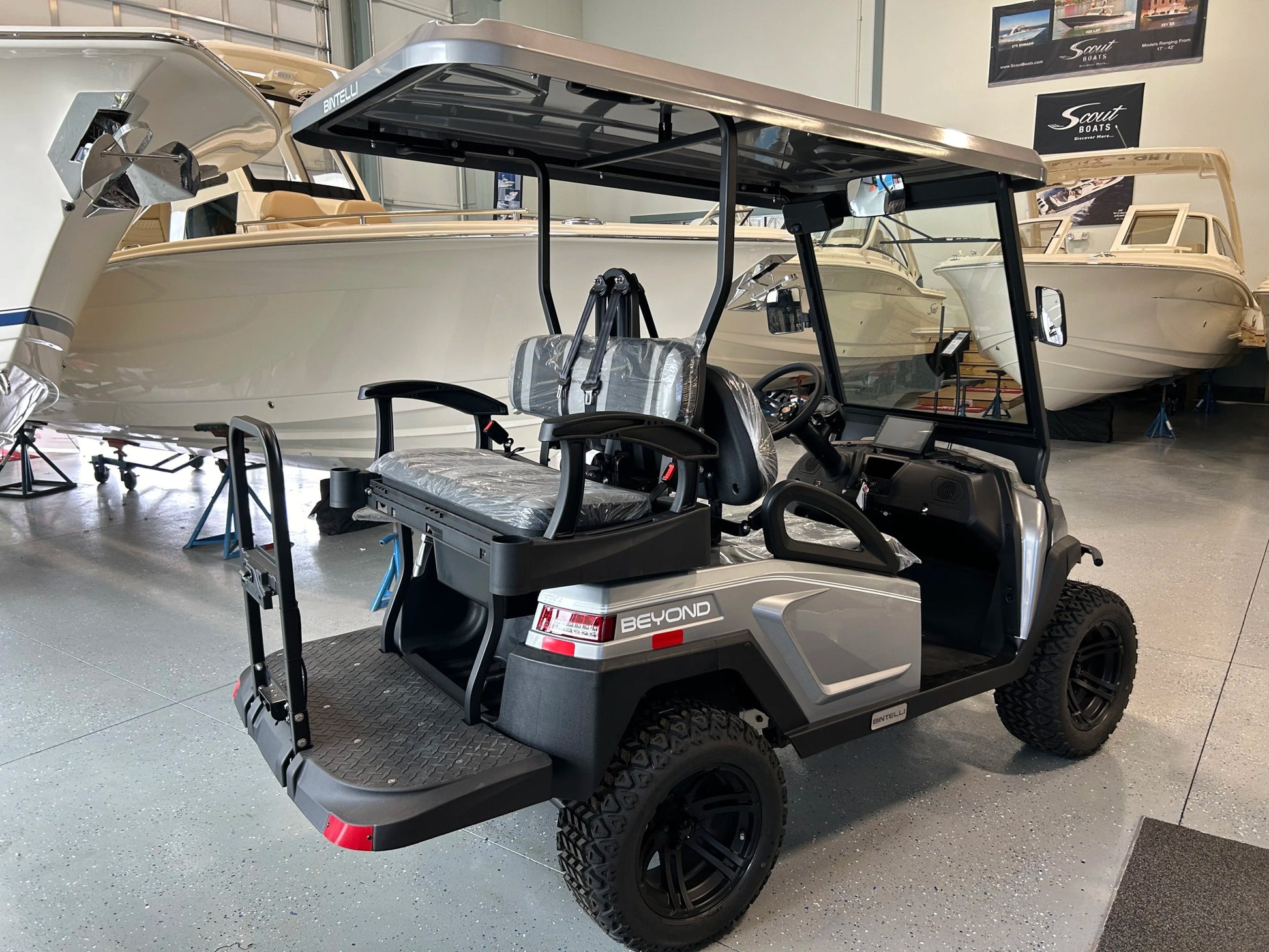 Premium 2024 Bint-ellii BEYOND 4PR LIFTED Golf Cart - Ultimate Luxury on the Green
