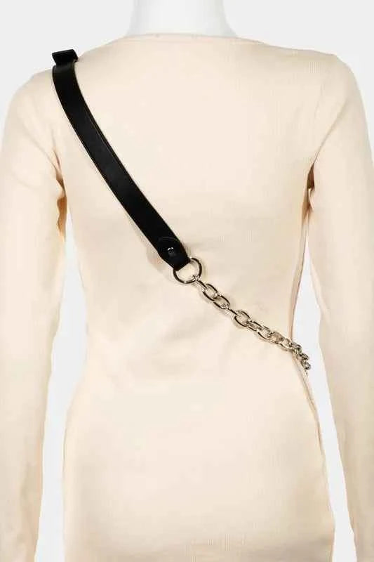 Stylish rhinestone crossbody bag with a sleek chain strap for a trendy look